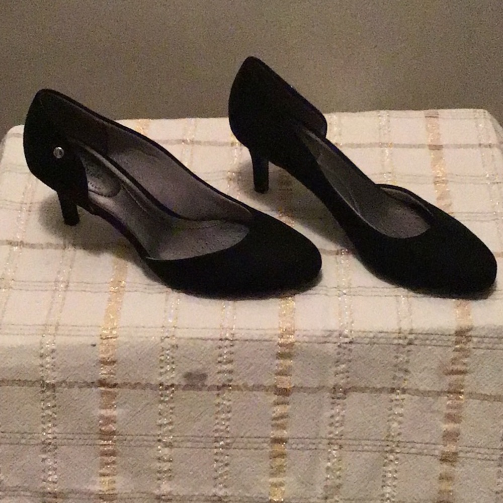 Black Suede Life Stride pumps